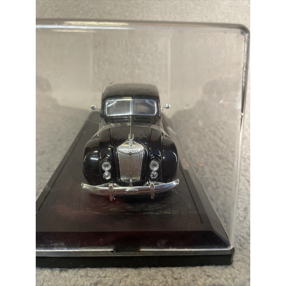 1:32 SCALE  METAL 1936 CHRYSLER AIRFLOW SEDAN DIECAST‎ MODEL SIGNATURE MODEL